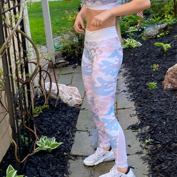 2 pc pastel camo sports bra/tank and leggings - Picture 5 of 7